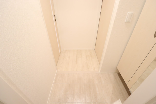 玄関　ゆとりある設計で、お客様を心地よく迎える玄関口。