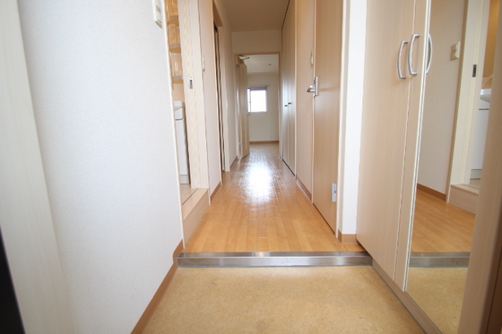 玄関　※別部屋の写真です