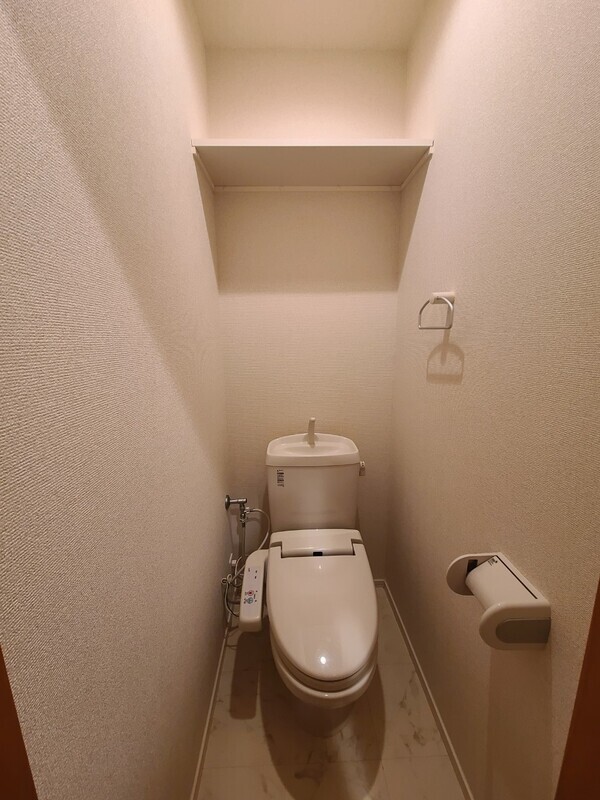 トイレ　清潔感のあるトイレです