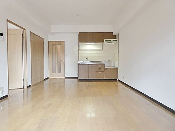 居室・リビング　※写真は同じマンションの違う部屋のものになります。