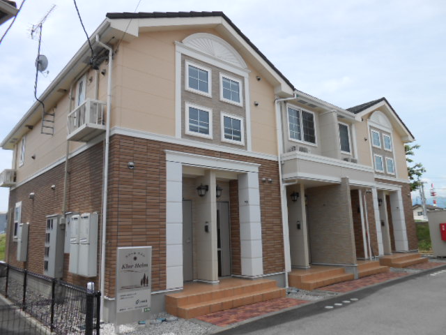 建物外観　建物玄関側（北面）を北東方向より撮影