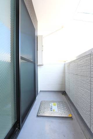 バルコニー　日当たりのよいバルコニーです