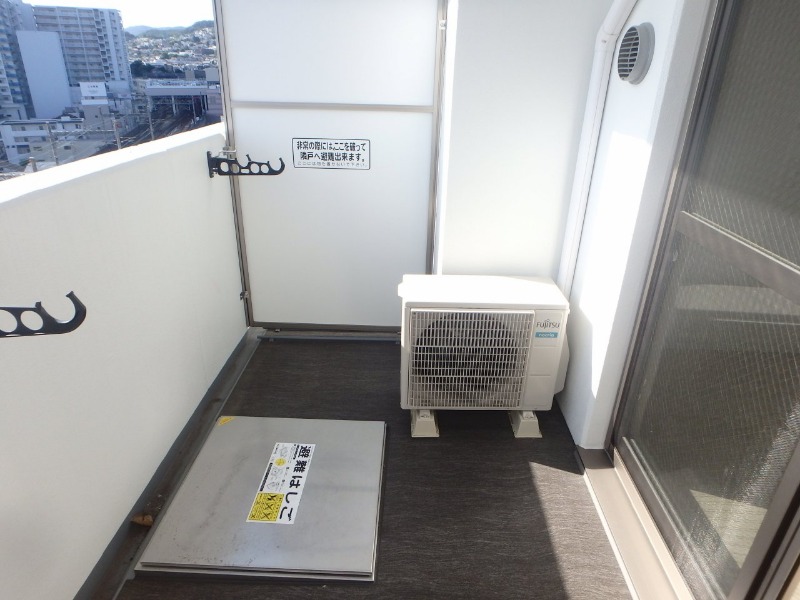 バルコニー　同じフロア、異なる間取りの室内写真です