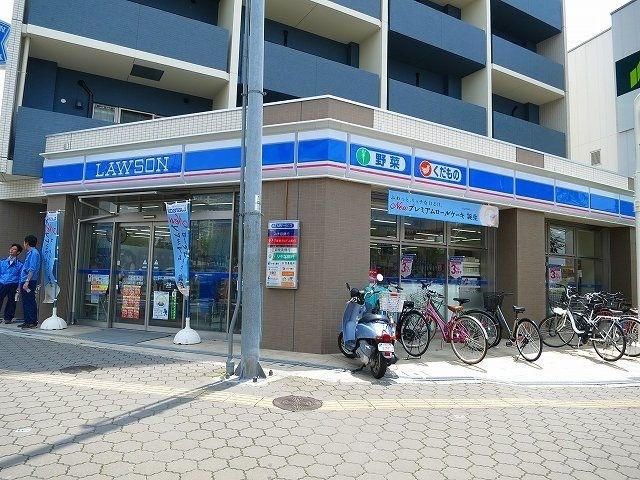 コンビニ　ローソン川西小花一丁目店（コンビニ）まで492m