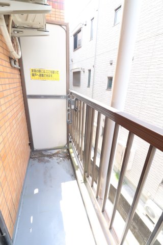 バルコニー　※別号室の参考写真です