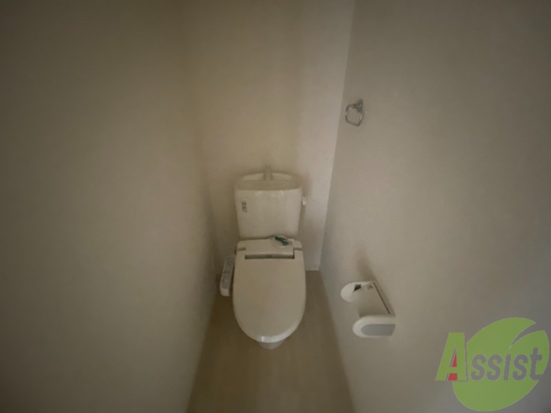 トイレ　こちらはトイレです。清潔感があり、安心して使用できます。