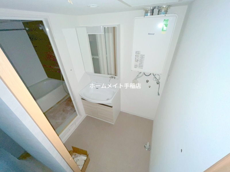 洗面設備　便利な洗面台付きでございます！