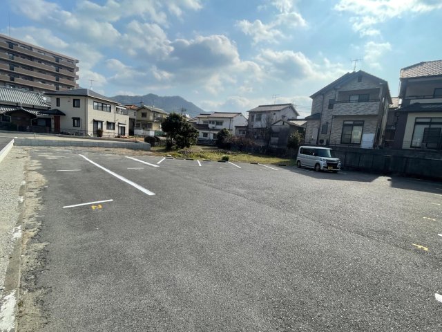 駐車場　1部屋に対して２台 ３台駐車できます。