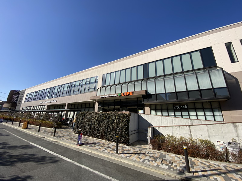 スーパー　ライフ桜新町店（スーパー）まで437m