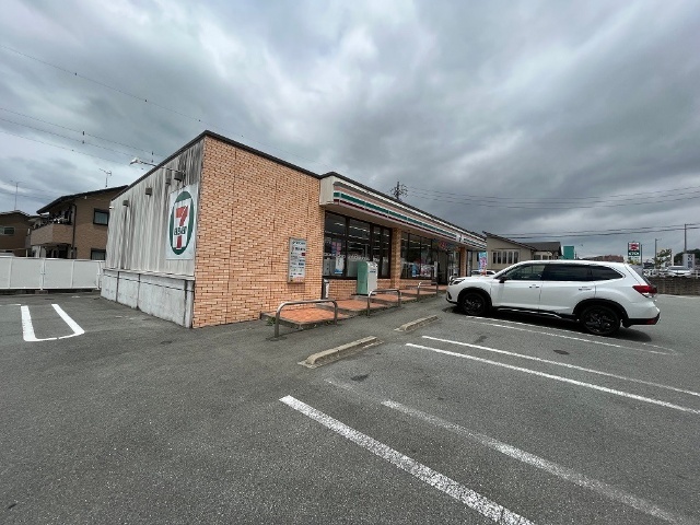 コンビニ　セブンイレブン津市垂水店（コンビニ）まで243m