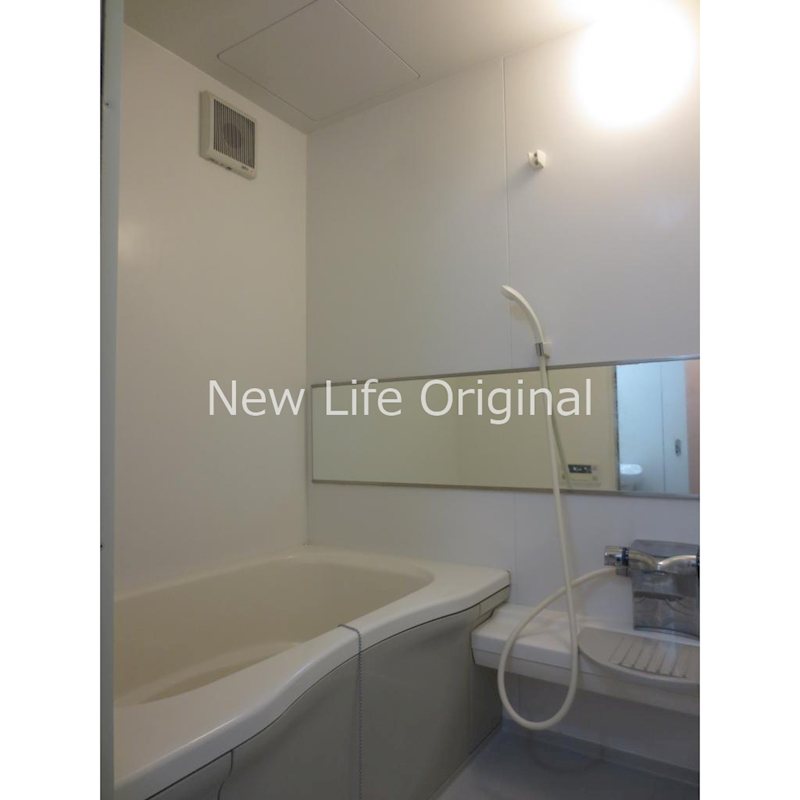 バス・シャワールーム　追い焚き給湯器付きでいつでもポカポカ。