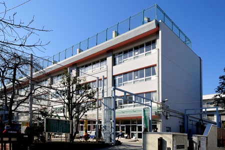 小学校　目黒区立東根小学校（小学校）まで187m
