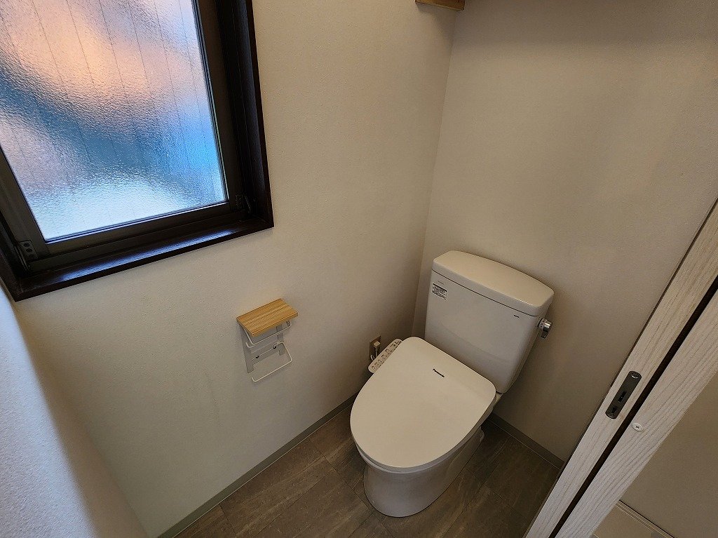 トイレ　癖になるウォシュレット完備