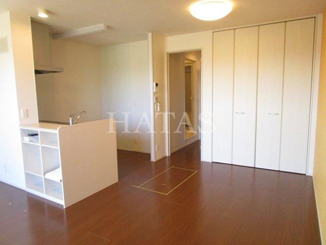 居室・リビング　同物件別部屋です