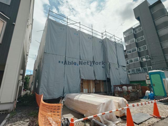 建物外観　建築中