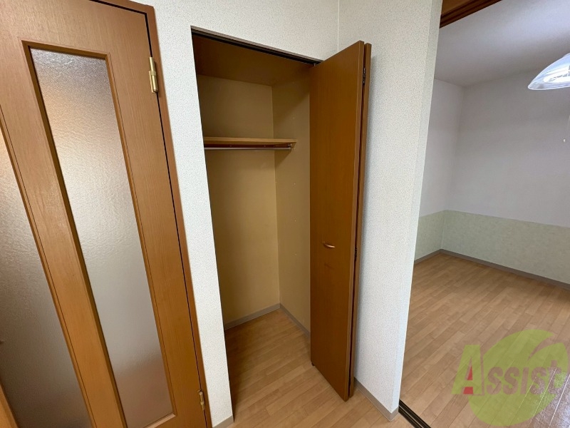 収納　寝室の収納です。部屋がすっきり片付きます。