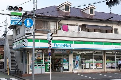 コンビニ　ファミリーマート（コンビニ）まで430m