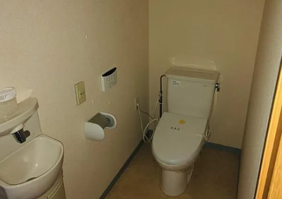 トイレ　※別部屋(反転)の参考写真です。