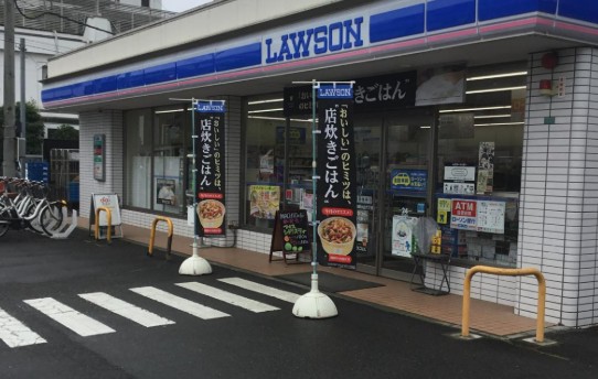 コンビニ　ローソン 新座野火止六丁目店（コンビニ）まで724m