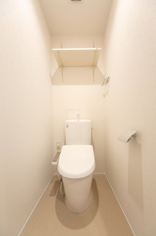トイレ　※写真は同タイプ住戸です。