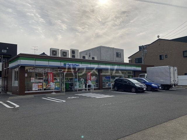 コンビニ　ファミリーマート中村公園北口店（コンビニ）まで790m