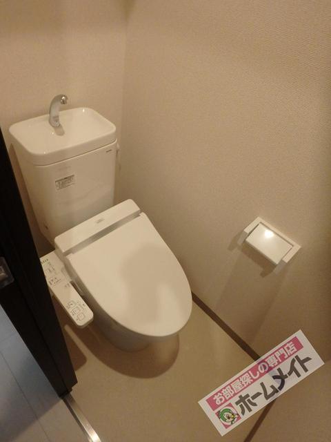 トイレ　温水洗浄便座です♪