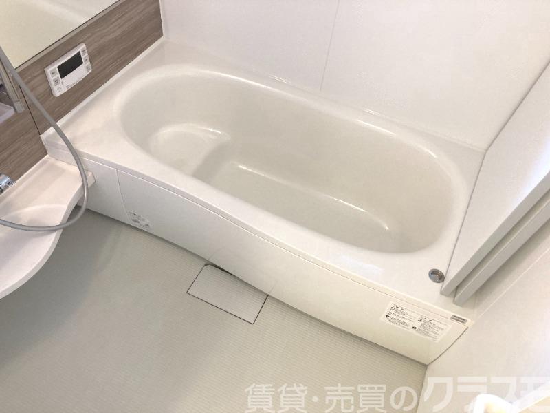 バス・シャワールーム　浴室乾燥機＆追焚機能付き広々バスルーム♪