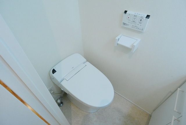 トイレ　★ウォシュレット付きの清潔感のあるトイレです★