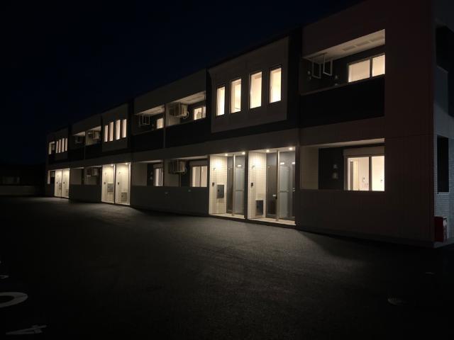 建物外観　外観写真（夜）