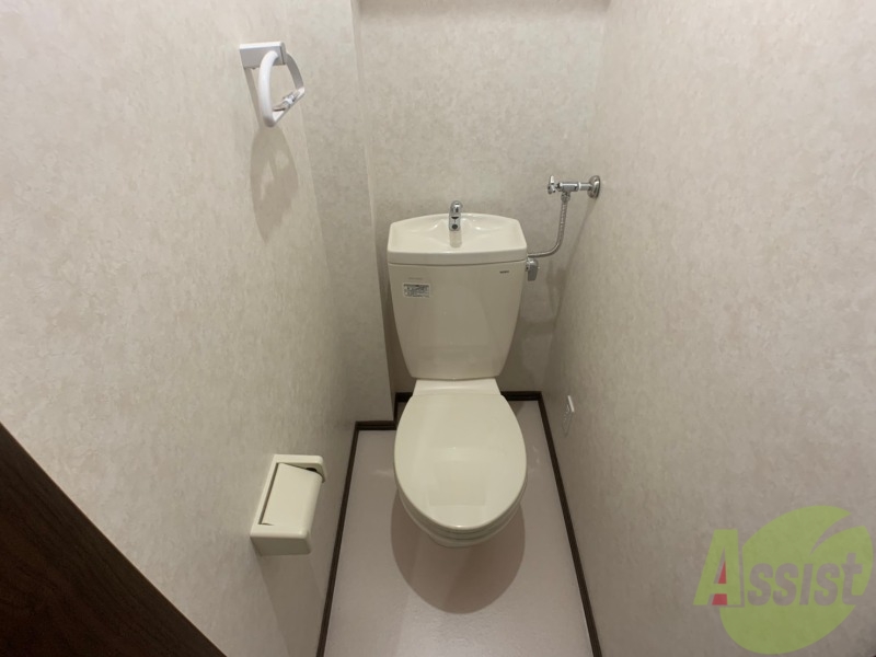 トイレ　こちらはトイレです。清潔感があり、安心して使用できます。