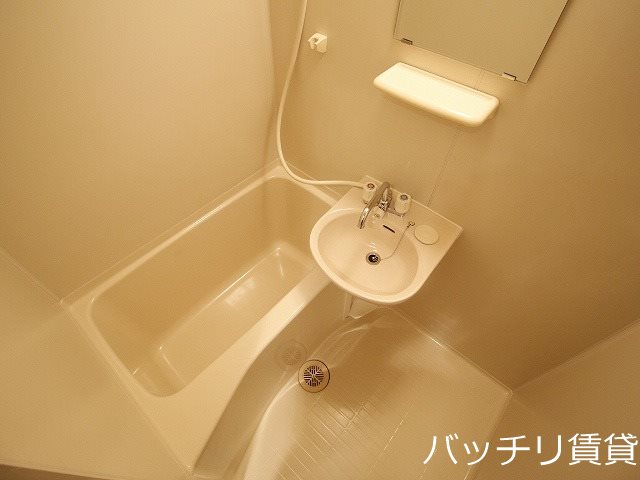 バス・シャワールーム　画像は別号室イメージの為、現況を優先いたします。