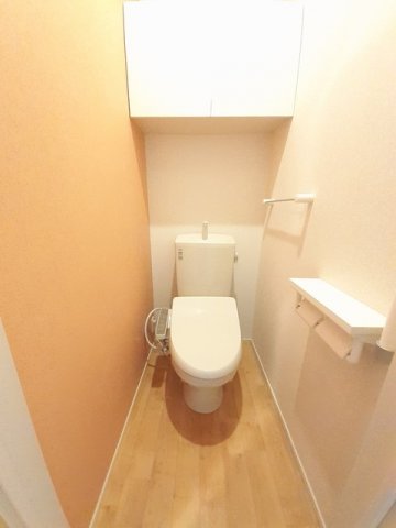 トイレ　清潔感のあるトイレです