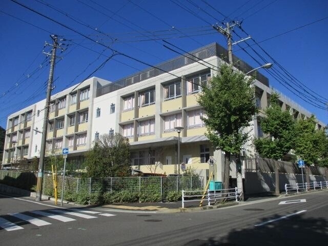 小学校　神戸市立神戸祇園小学校（小学校）まで784m
