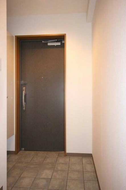 玄関　※こちらの写真は他部屋参考写真です
