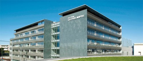 中学校　立正大学附属　立正中・高等学校（中学校）まで681m