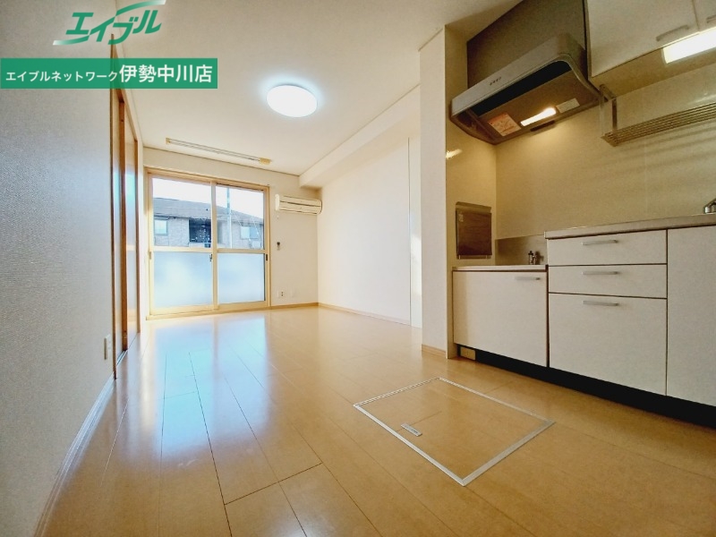 居室・リビング　同タイプの部屋写真です