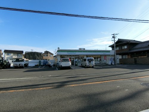 コンビニ　ファミリーマート　岸和田岡山店（コンビニ）まで598m