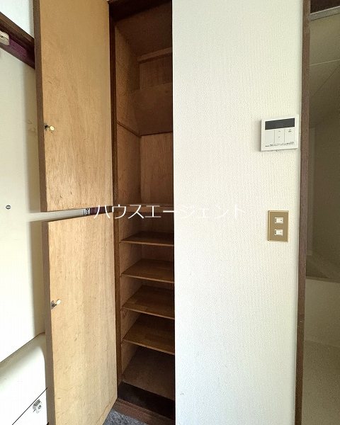 収納　シューズボックスです。