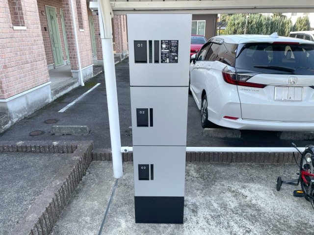 エントランス　宅配BOX付で荷物の受取に便利です★