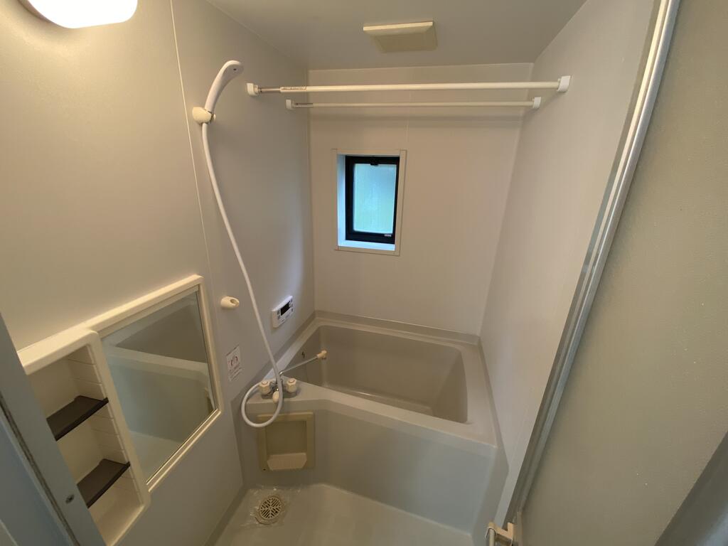 バス・シャワールーム　※退去前の為別部屋の写真です。