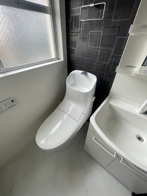 ＪＲ総武線 新小岩駅 徒歩15分 4階建 築40年のトイレ写真