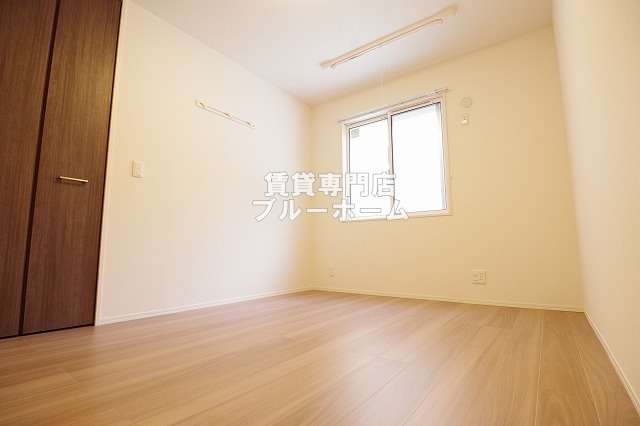 その他　洋室6帖！