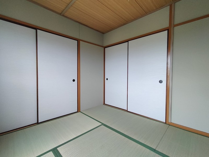 伊丹鴻池 1号棟の居間写真