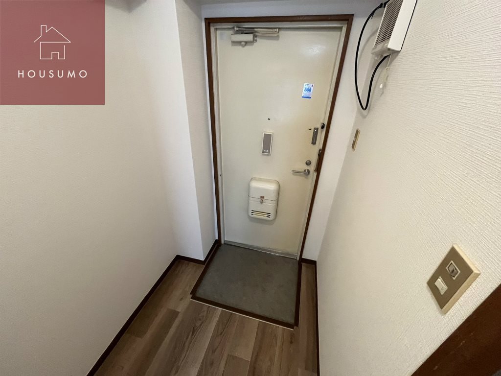 玄関　収納もある玄関です