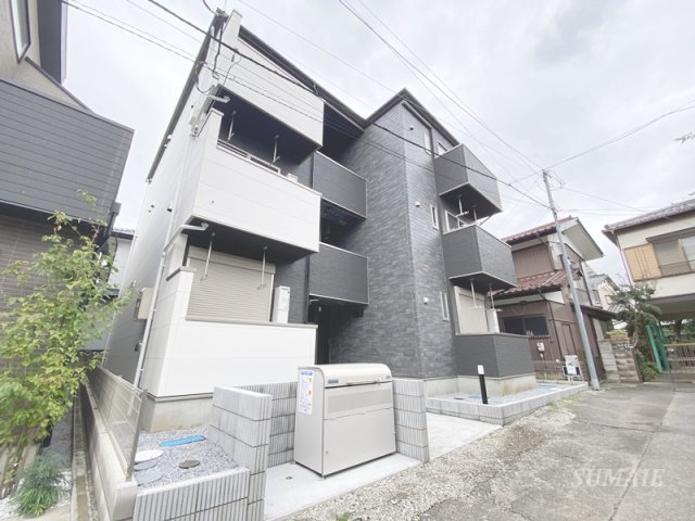 建物外観　落ち着いた雰囲気の外観です☆