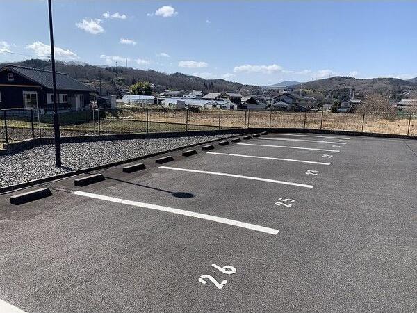 駐車場　駐車場