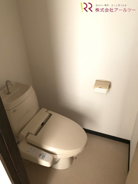 トイレ　ウォシュレット便座