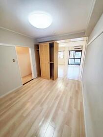 居室・リビング　内観※別部屋参考写真