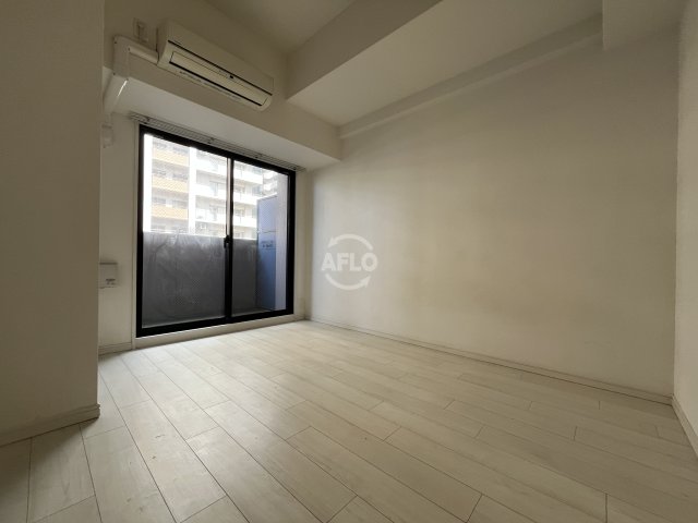 S-RESIDENCE新大阪WESTの居間写真