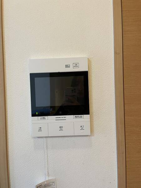 セキュリティ　モニター付きインターホン